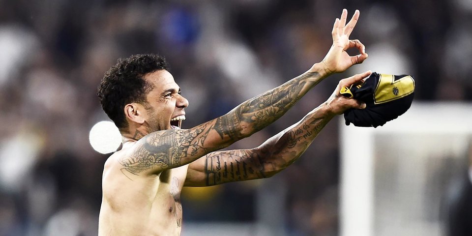 Dani Alves Wage Barcelona