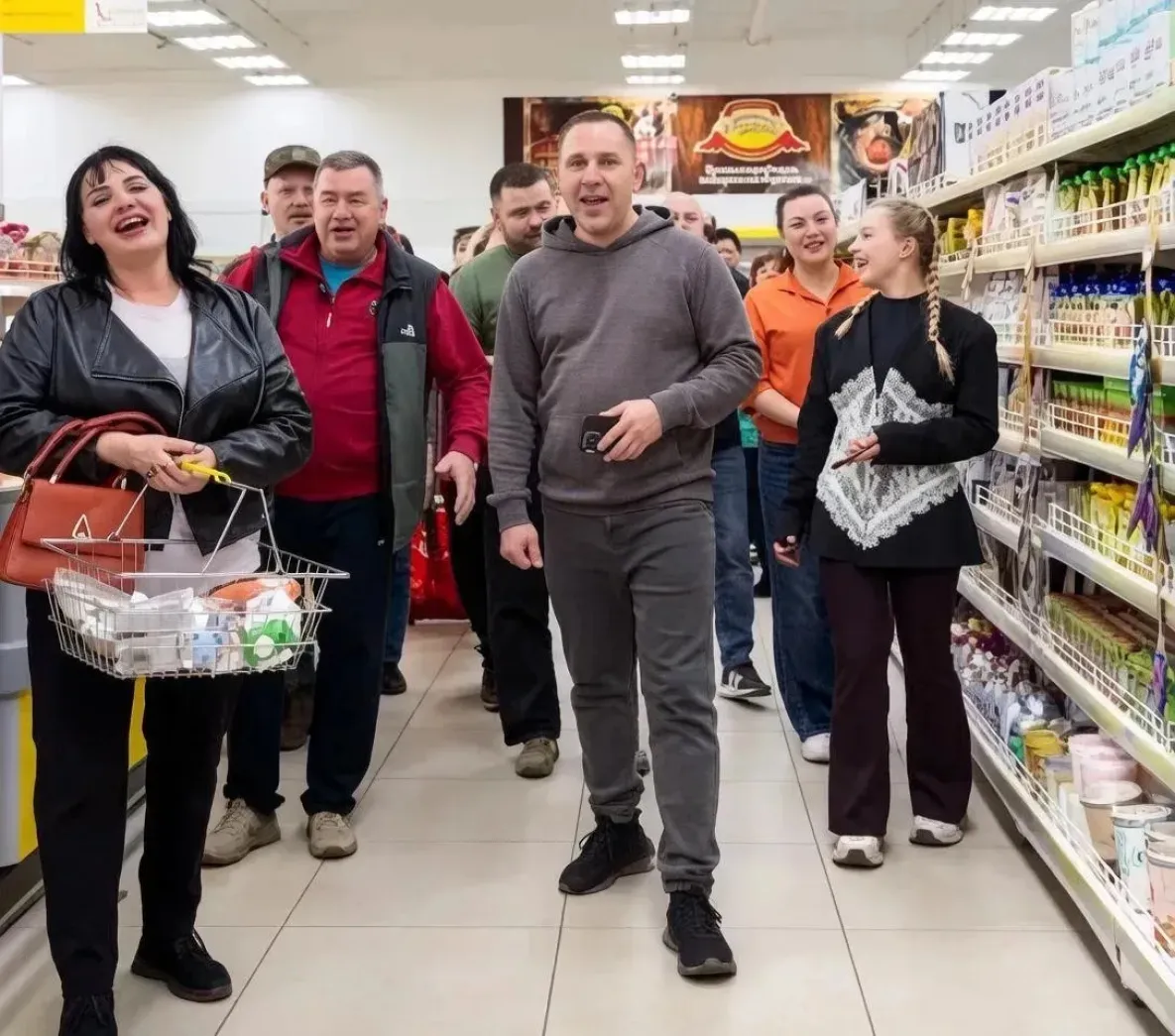 В магазине Бикина к 9 мая массово спели знаменитую «Смуглянку»