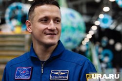 Помимо именитых музыкантов Сараев брал интервью у космонавтов, общался с Сергеем Кудь-Сверчковым