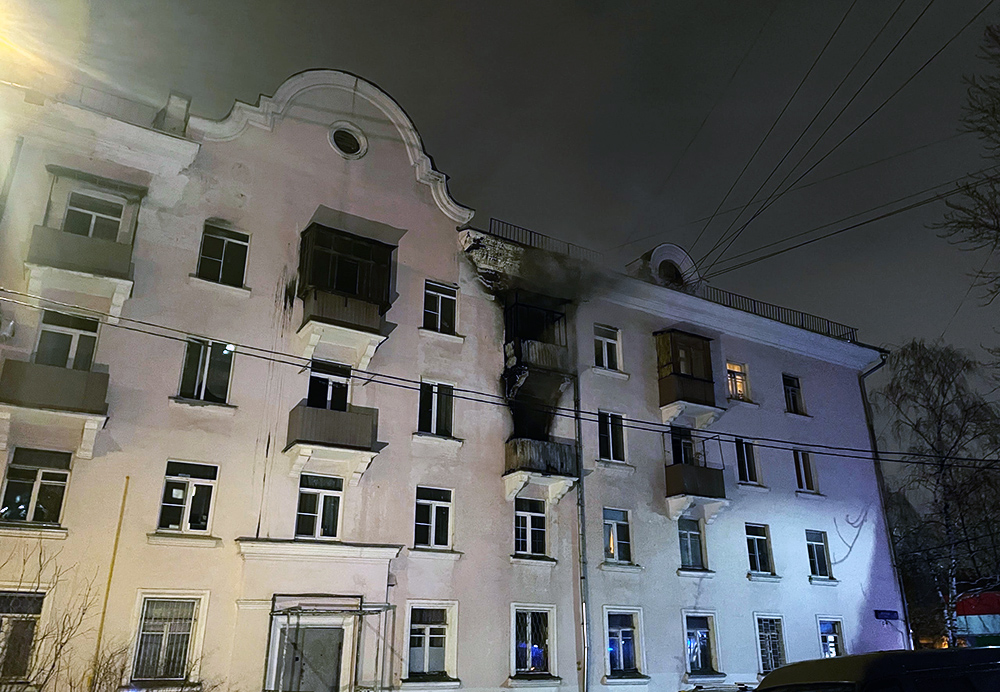 27 12 2019. Пожар. Пожар в жилом помещении. Пожар в Москве. Пожар в Гагаринском переулке дом 10 Москва.