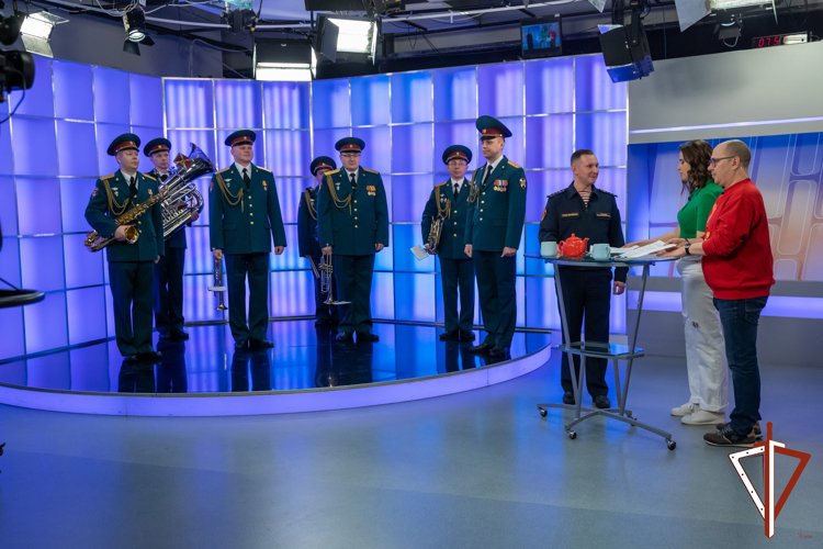 В Екатеринбурге оркестр Росгвардии стал гостем прямого эфира утреннего телешоу