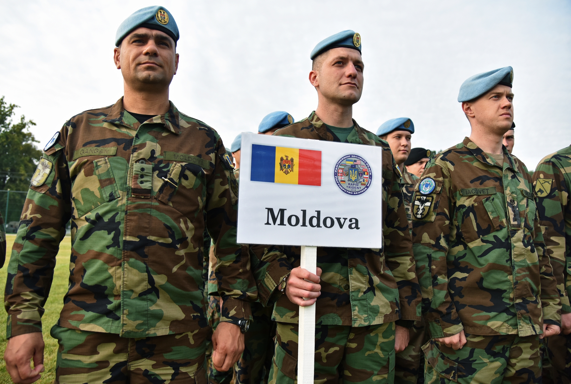 Войска в молдавии. Военная форма Молдовы. Молдавские военные. Молдавская Военная форма. Вооруженные силы Молдавии.