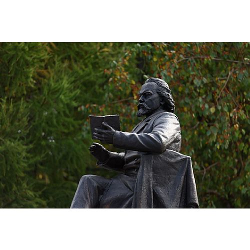 Памятник адвокату Федору Плевако открыт в Челябинске