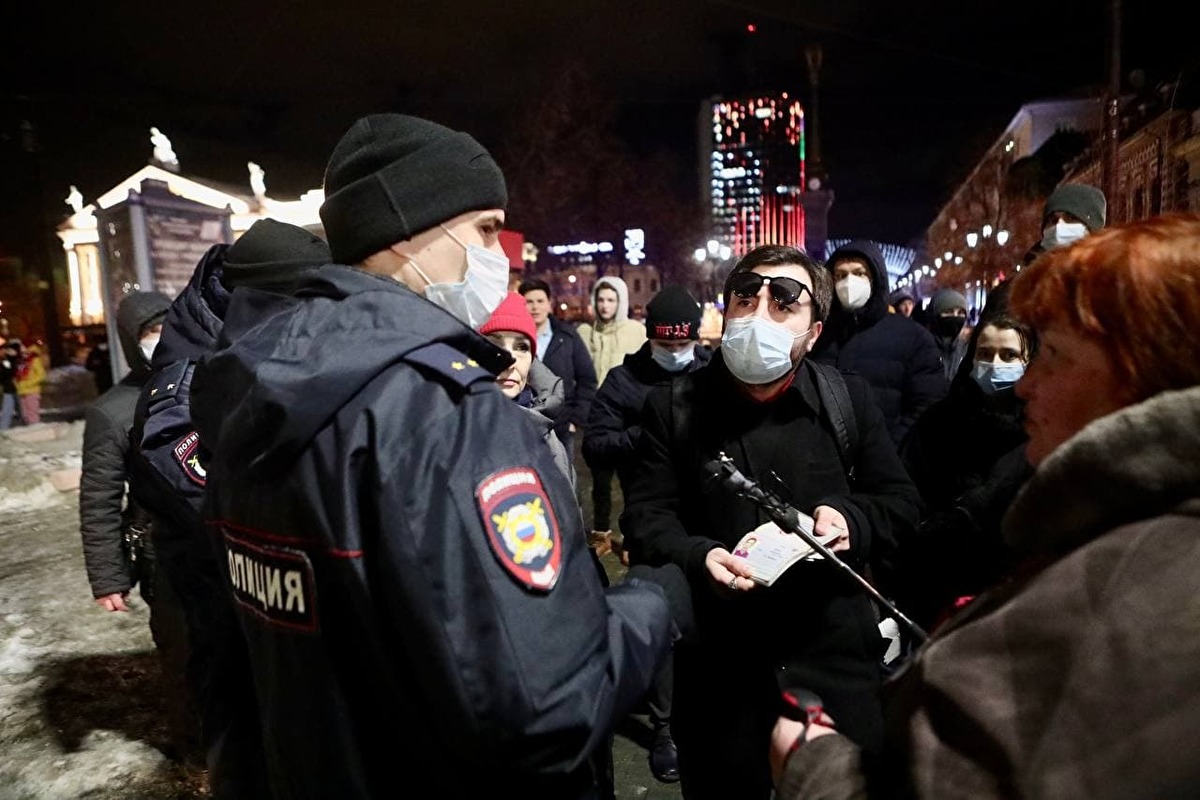 Последние новости ньюс. Полиция против Путина. Последние события на Украине. События на Украине сейчас.