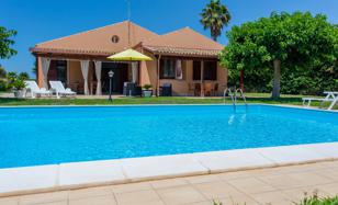 Очаровательная вилла с бассейном и садом недалеко от пляжа Плайя Гранде, Рагуза, Сицилия, Италия за 450 000 €