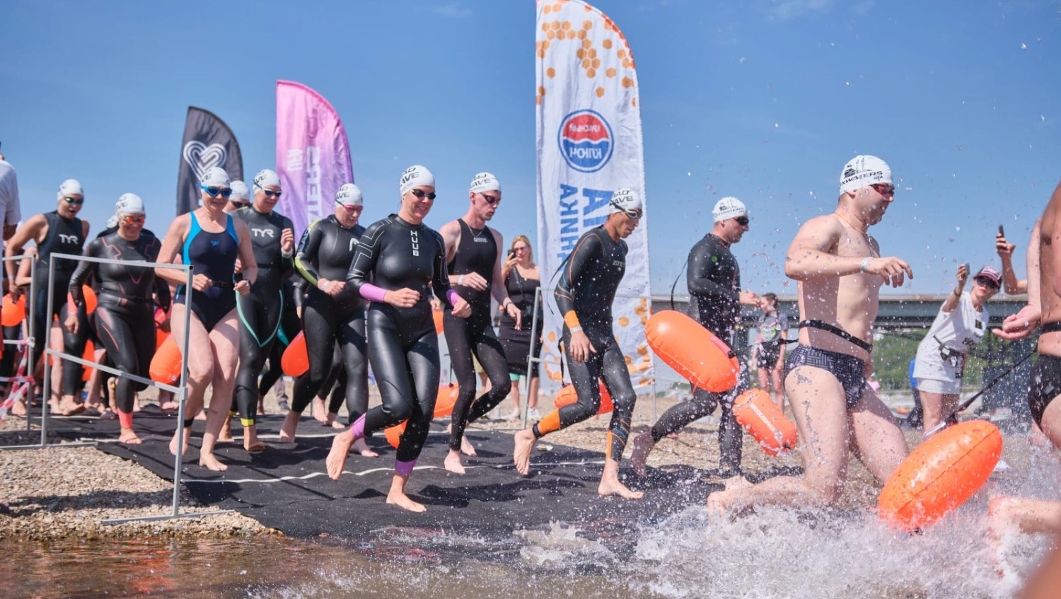 организаторов