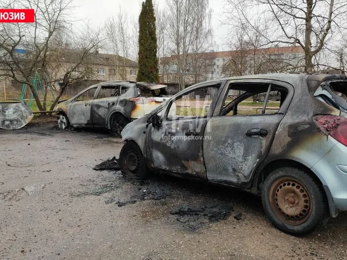 Пожарные ликвидировали возгорание автомобилей (ФОТО)