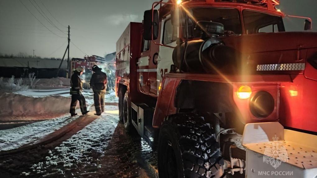 Два омича погибли во время пожара в частном доме