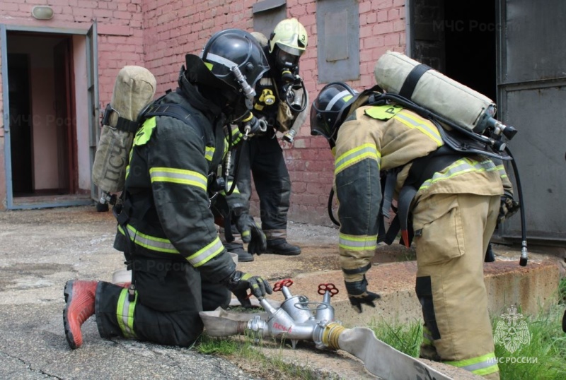 В Рязани состоялся смотр-конкурс «Лучшее звено газодымозащитной службы» среди пожарно-спасательных подразделений