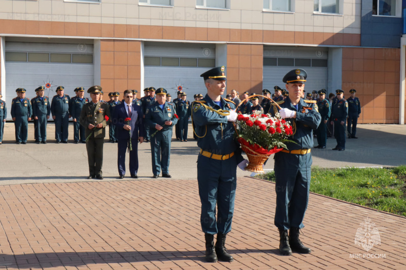 В День памяти сотрудников, погибших при исполнении служебного долга, традиционно почтили ульяновских огнеборцев