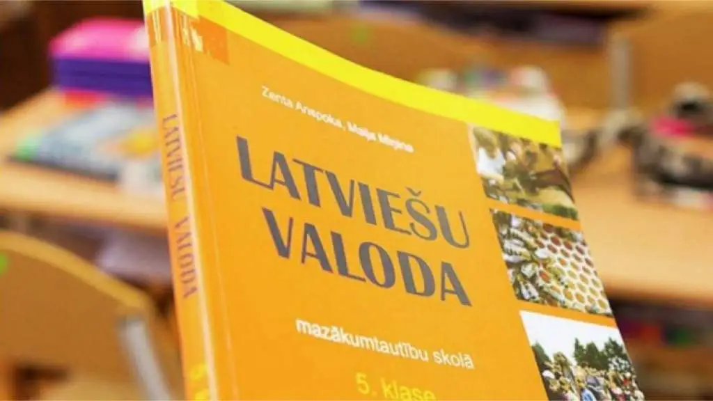 C начала учебного года за недостаточное знание латышского языка уволили 45 учителей