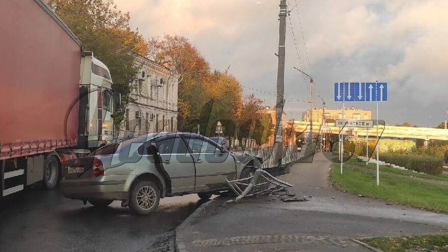 Авария на Витебском шоссе Смоленск 07.10.2022. Авария на Витебском шоссе Смоленск. Смоленск происшествия сегодня реадовка. Кладбище Витебское шоссе.