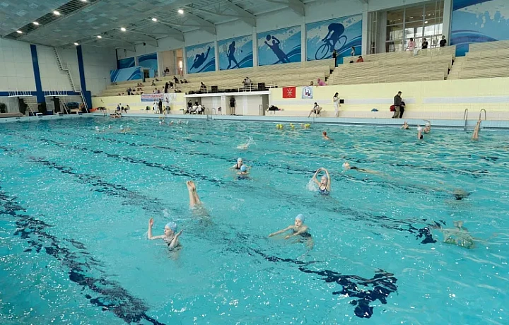 В Туле более 300 спортсменов разыгрывают медали первенства ЦФО по синхронному плаванию
