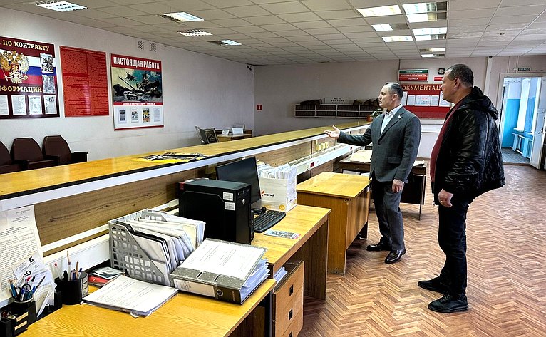 Игорь Мурог в рамках поездки в регион ознакомился с работой военных комиссариатов