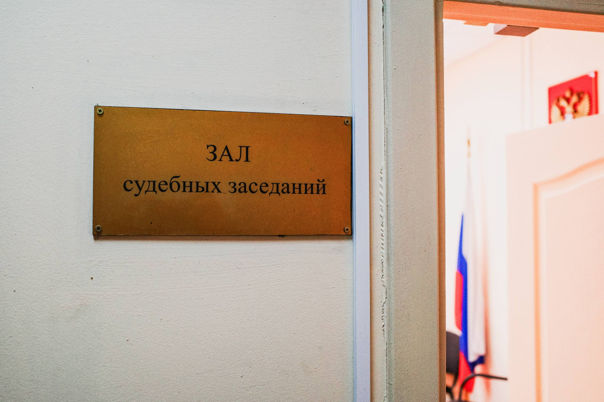Челябинский суд отправил под домашний арест крупного полицейского начальника*
