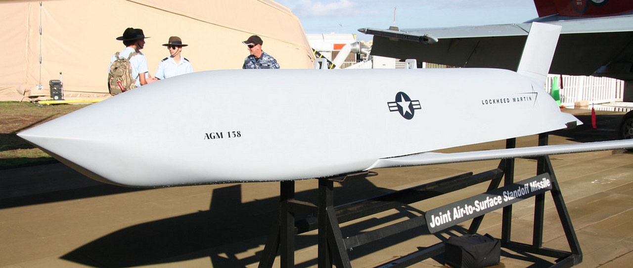 AGM-158 JASSM - американская высокоточная крылатая ракета класса «воздух-поверхность», разработанная корпорацией Lockheed Martin.