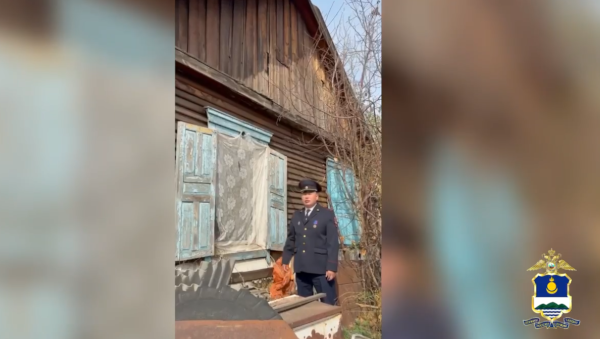 В Бурятии полицейский спас мужчину, сутки пролежавшего на кухне без сознания 