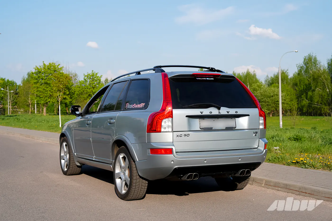«Эта машина провоцирует своей мощностью»: история редкого Volvo XC90 с мотором V8