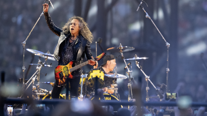 Украинцы объявили бойкот рок-группе Metallica из-за трёх русских слов. От скандала не спасла даже помощь ВСУ