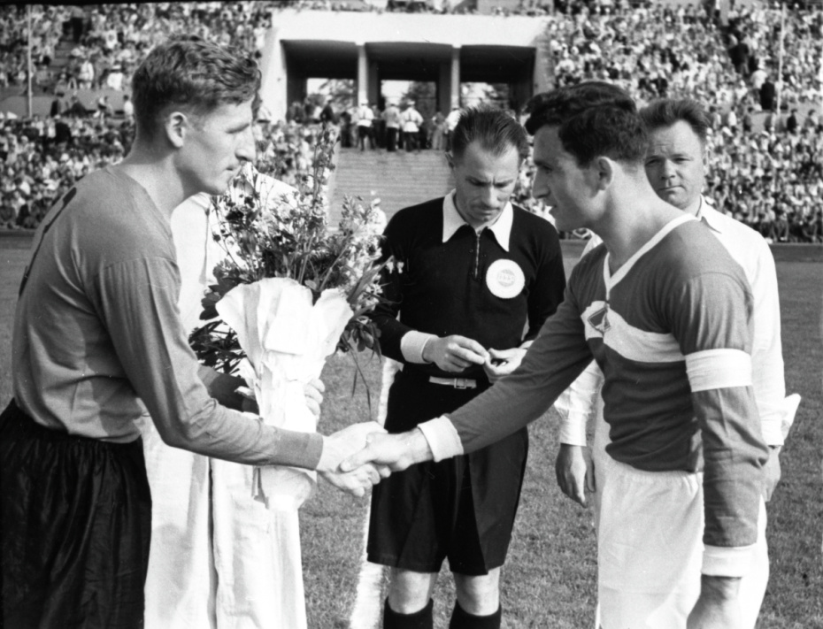 Никита Симонян (справа)