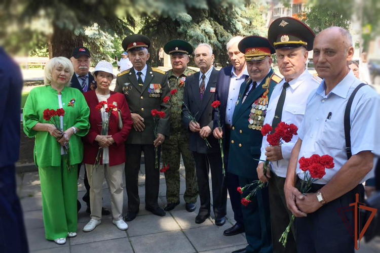 Мероприятия ко Дню памяти и скорби, прошли в Сибирском округе Росгвардии