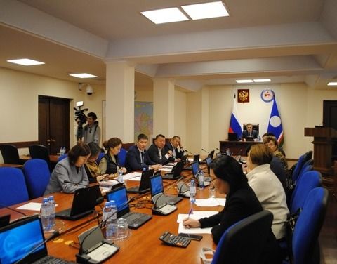  Состоялось заседание Межведомственной ценовой комиссии Якутии под председательством Кирилла Бычкова