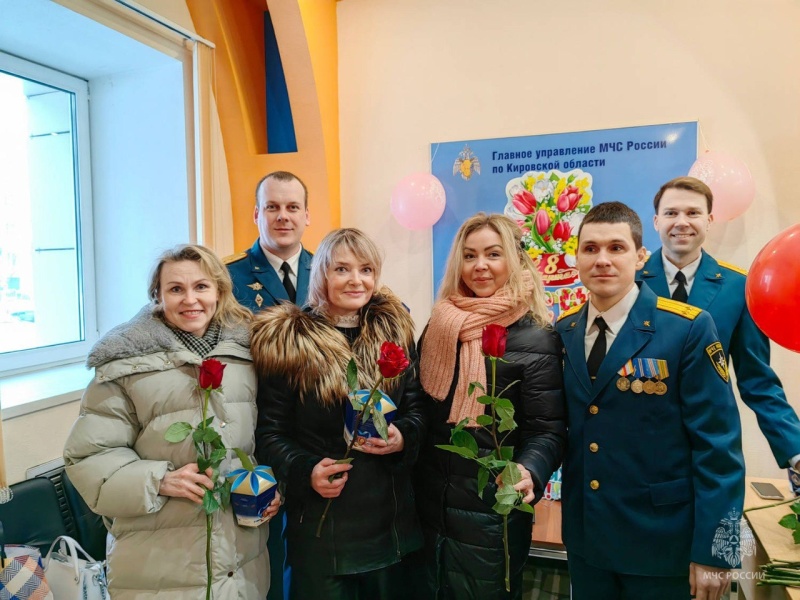 C праздникoм, дoрогие коллеги!