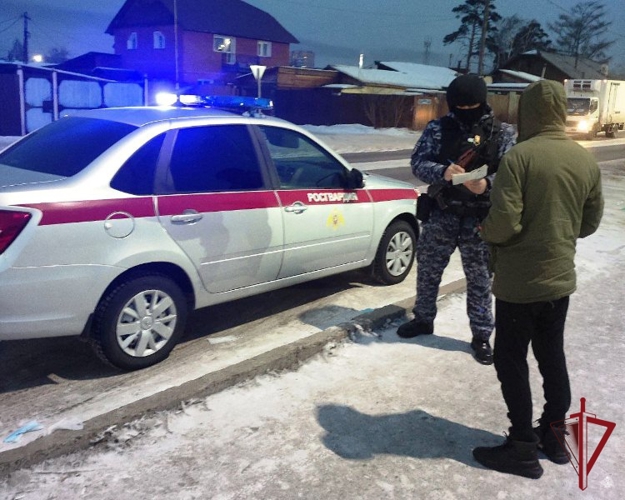 В Кабанском районе росгвардейцы задержали мужчину, ранившего двух людей