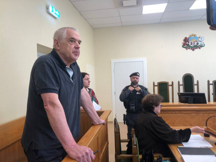 В Латвии начался суд над правозащитником Александром Гапоненко