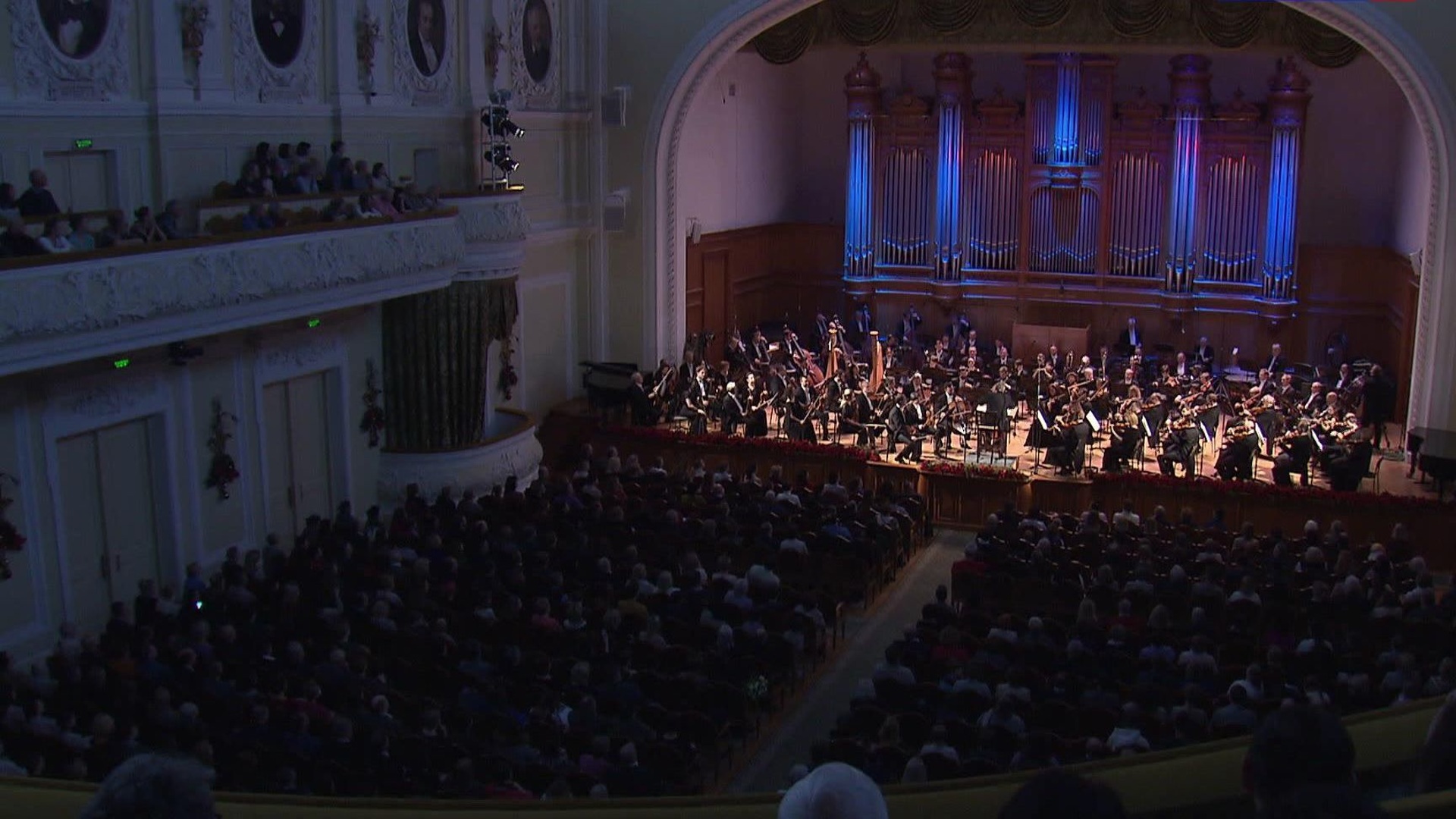 Владимир Федосеев и Большой симфонический оркестр дали предновогодний концерт в Москве