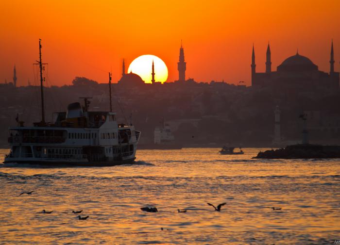 Турция привлекает туристов ночными программами
