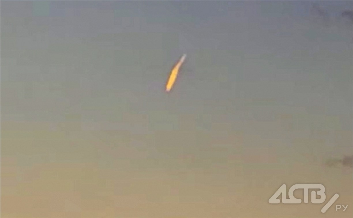 нло над морем. жёлтые нло. нло над американским городом феникс. сбитый шар над америкой. загадочный объект над северной каролиной.