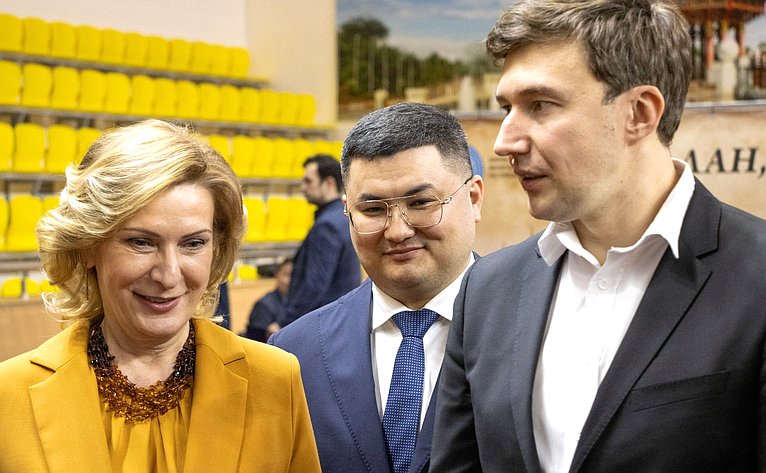Инна Святенко совместно с Бату Хасиковым, сенатором РФ, международным гроссмейстером Сергеем Карякиным открыли шахматный турнир «Хаврин тег», посвящённый 80-летию Великой Победы