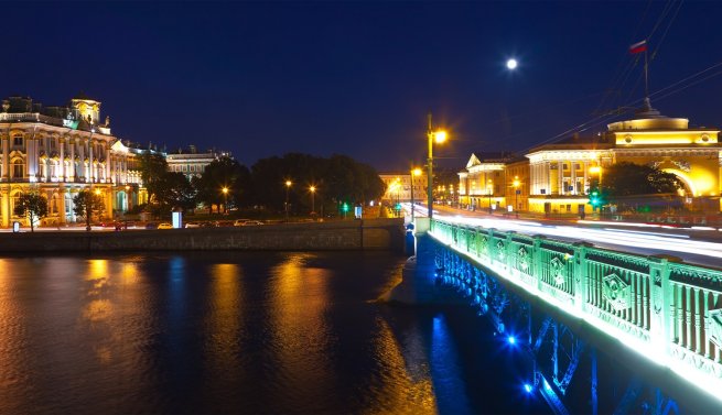 Вакансия в стрит-ритейле центра Петербурга выросла на 1,5%