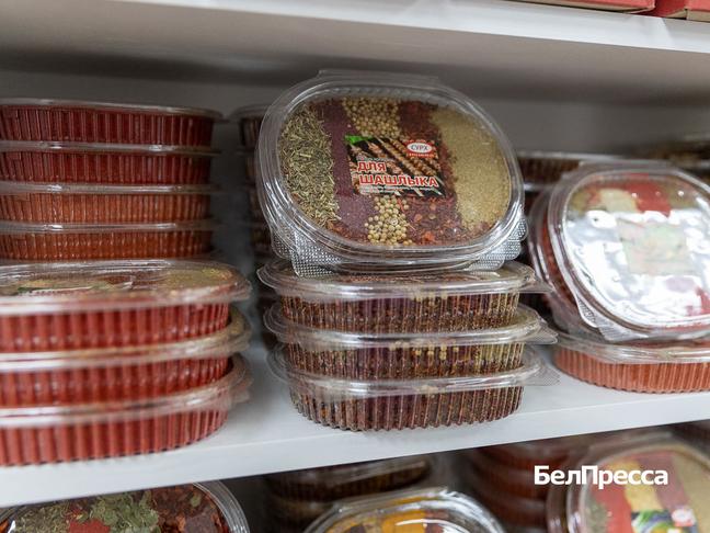 Всё свежее и натуральное. Благодаря соцконтракту в Ровеньках появился мясной магазин - Изображение 1