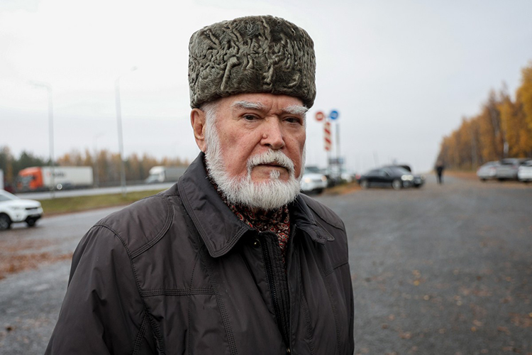 Народный поэт РТ Рабит Батулла, который был почти на 9 лет старше Валеева, отметил, что, несмотря на разницу в возрасте, у Разиля всегда можно было многому научиться