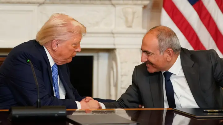 Трамп вогнал в краску Пашиняна. Лидер Армении сделал замечание американскому коллеге прямо в Белом доме