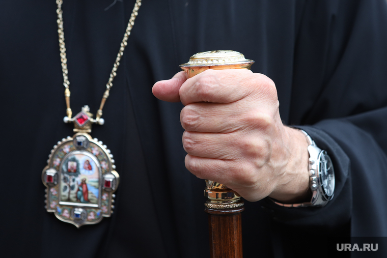 Зарплата батюшек в церкви. Зарплата священника. Сколько зарабатывает священник. Зарплата священника в церкви. Священники заработок.