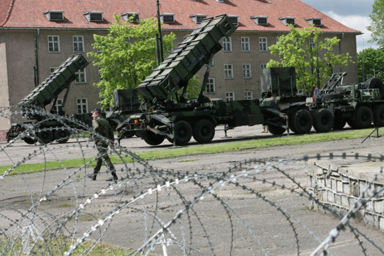 Война в Иране, которая может повлиять на военную помощь США — и особенно на поставку мощных зенитных ракетных комплексов Patriot, на которые рассчитывал режим Зеленского