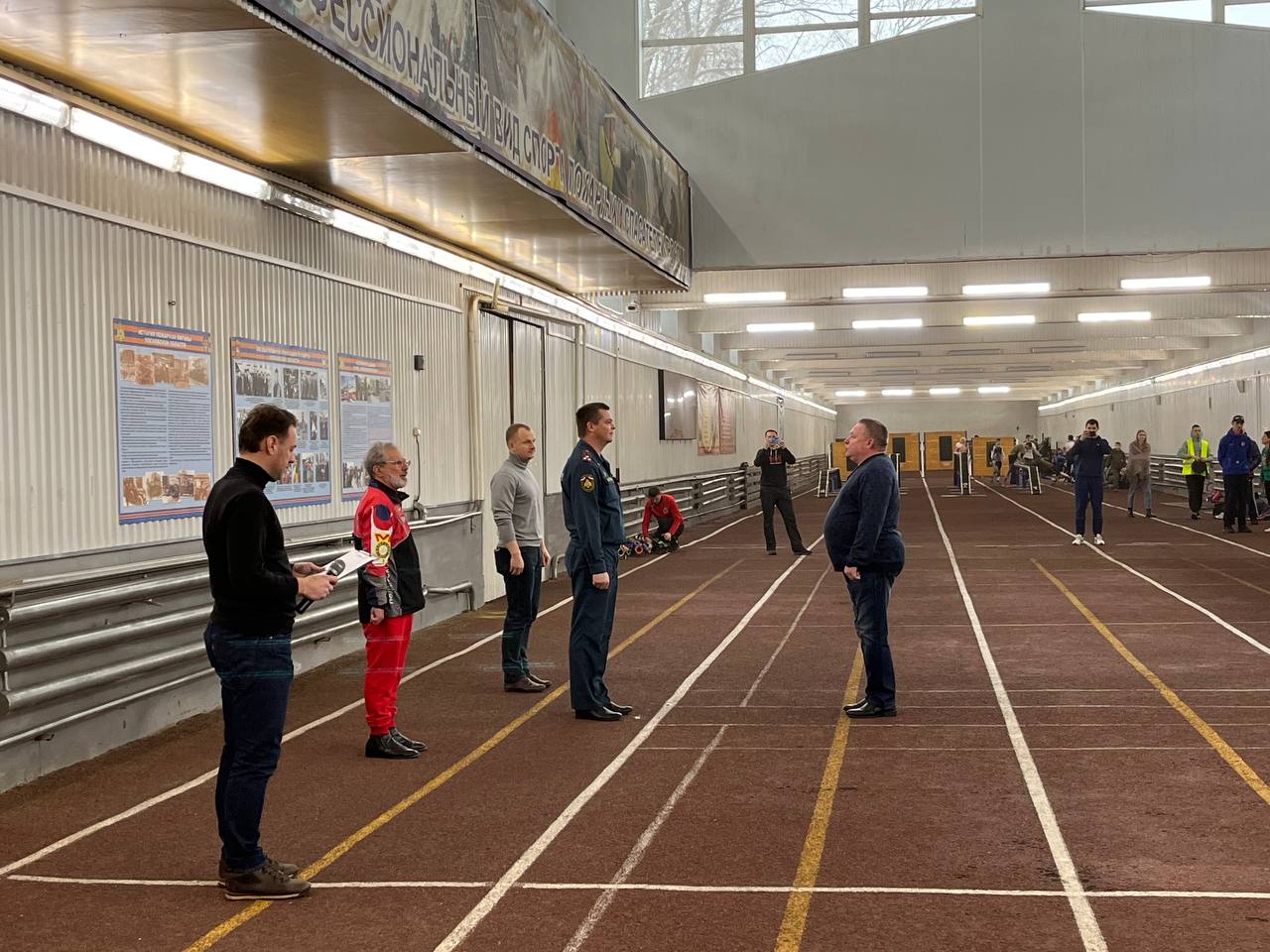 Альметьевский пожарный манеж. Учебная башня для пожарно-прикладного спорта. Манеж в альметьевске пожарно прикладной спорт. Пожарный манеж. Пожарный манеж.