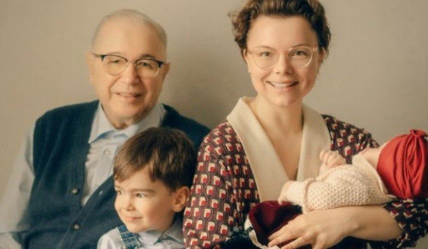 Супруга Петросяна Брухунова считает «идиотскими» версии о суррогатной матери для дочери