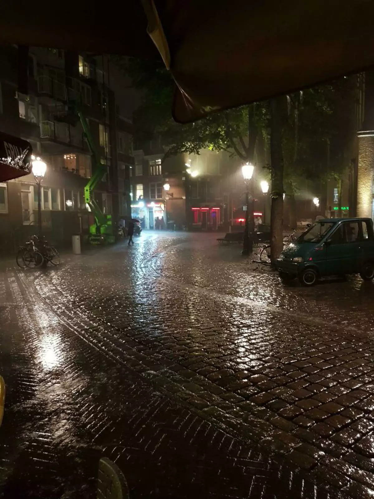 Сегодня ночь дождь есть. Ночная улица. Дождь ночью. Дождливая ночь. Ливень ночью.