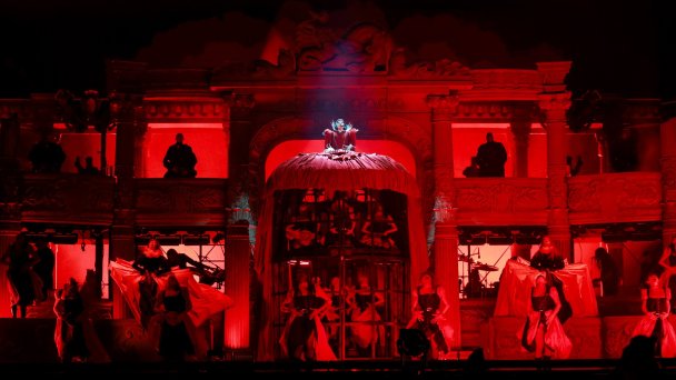 Леди Гага выступает на сцене Coachella во время фестиваля Coachella Valley Music and Arts Festival (Фото Kevin Mazur / Getty Images for Coachella)