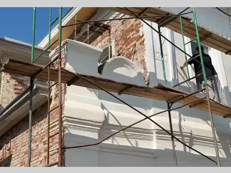 В Ишиме продолжается реставрация исторического особняка купца Тюхова