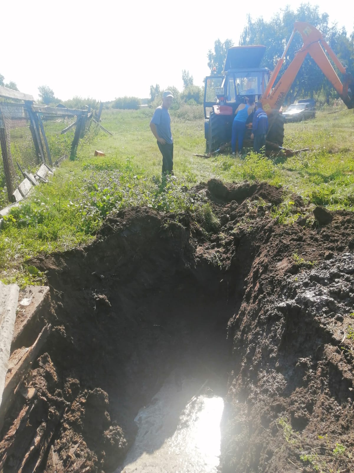 Замена участков. Водопровод. Ремонт водопровода. Водоснабжение фото. Работа под землей.