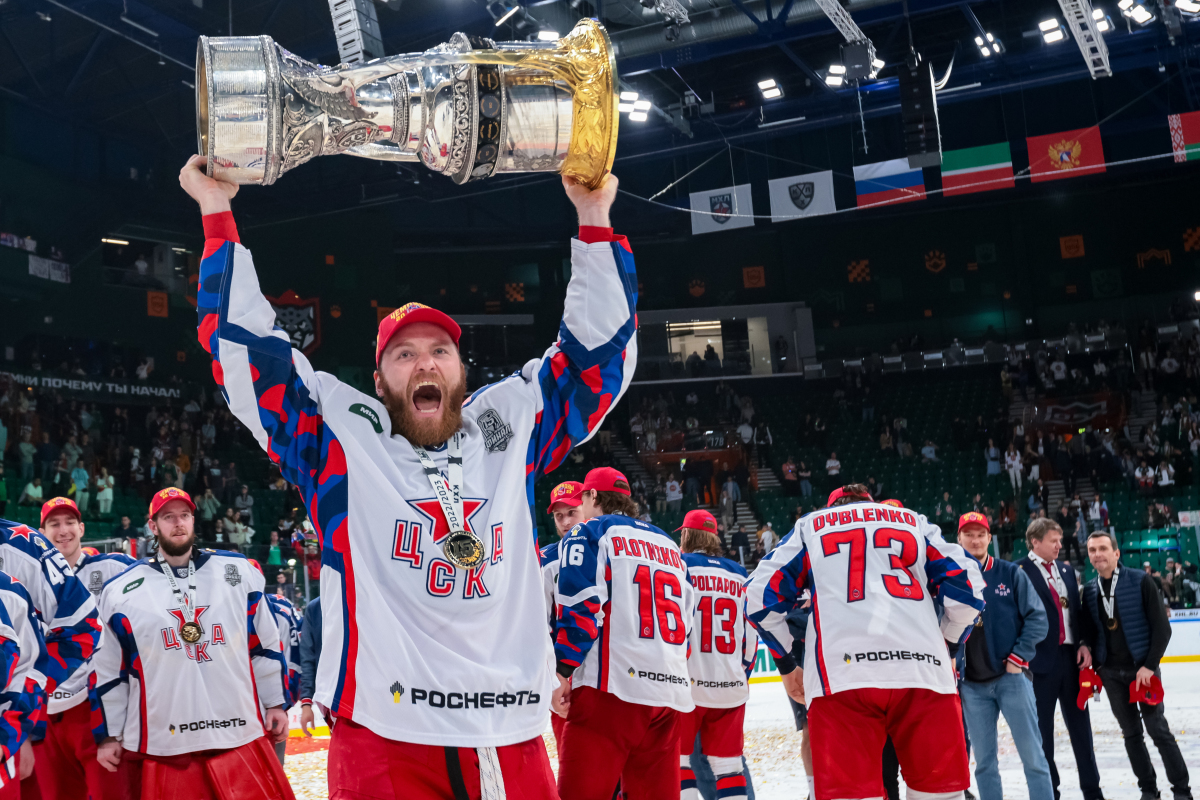Кубок гагарина 2021-2022. Ковальчук с кубком гагарина 2021. Кубок гагарина 2025. Кубок гагарина 2023. Кубок гагарина фото.