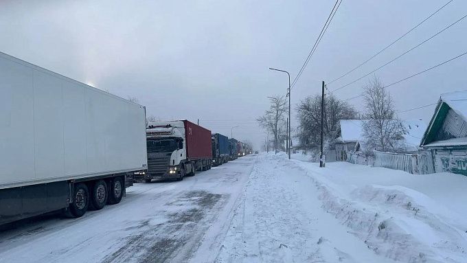 Пункты обогрева и питания организовали для водителей на трассе «Байкал»