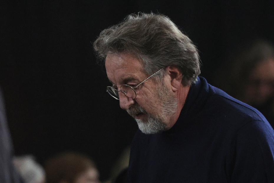 Леонд Ярмольникна на церемонии рощания с телеведущим Юрием Николаевым на Троекуровском кладбище в Москве