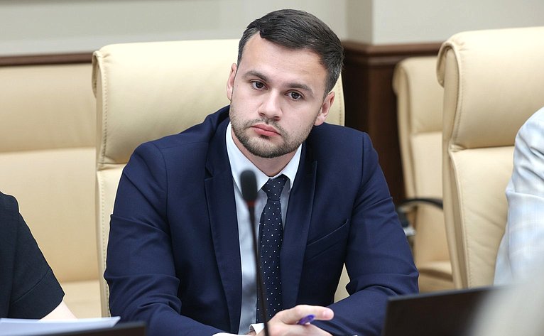 Круглый стол Комитета Совета Федерации по социальной политике «Влияние технологий искусственного интеллекта на рынок труда»