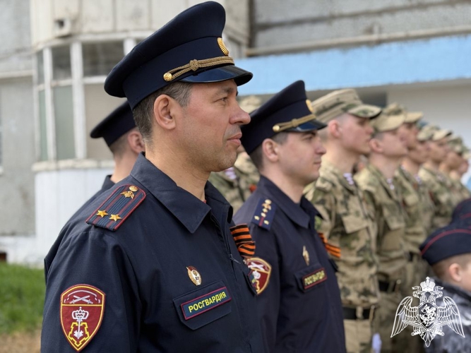 В Сыктывкаре росгвардейцы организовали праздник для ветерана в честь Дня Победы